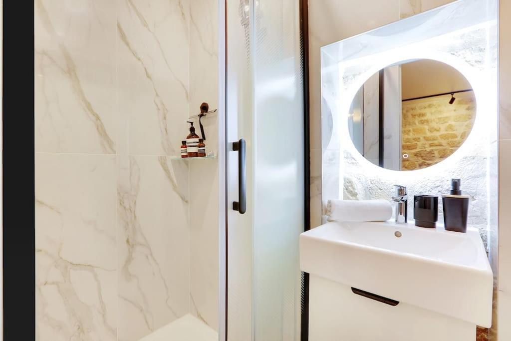 Gembnb Luxury In - Abbesses - Montmartre * Parijs